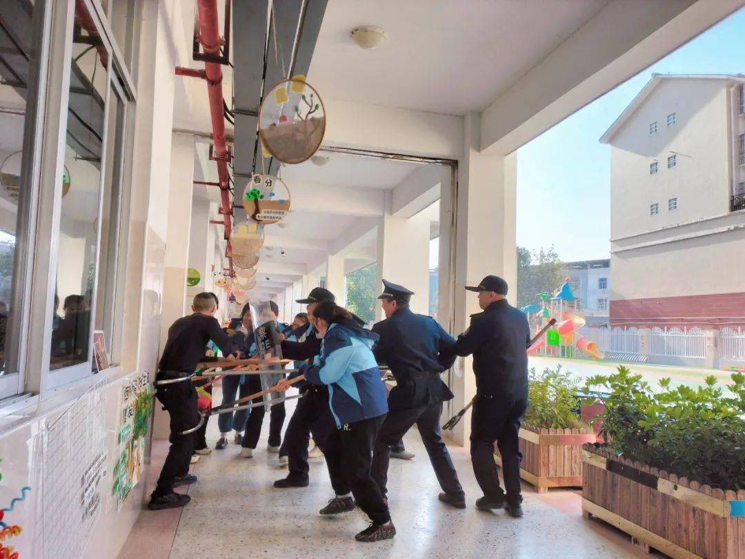 守护安全——十方第二中心幼儿园反恐防暴疏散演练_活动_校园_应急