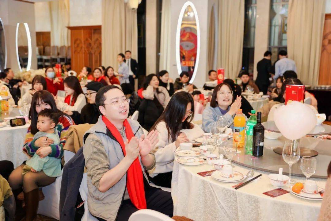 感恩有你丨新东方大学事业部武汉中心2024新春团拜会_孙占东_员工