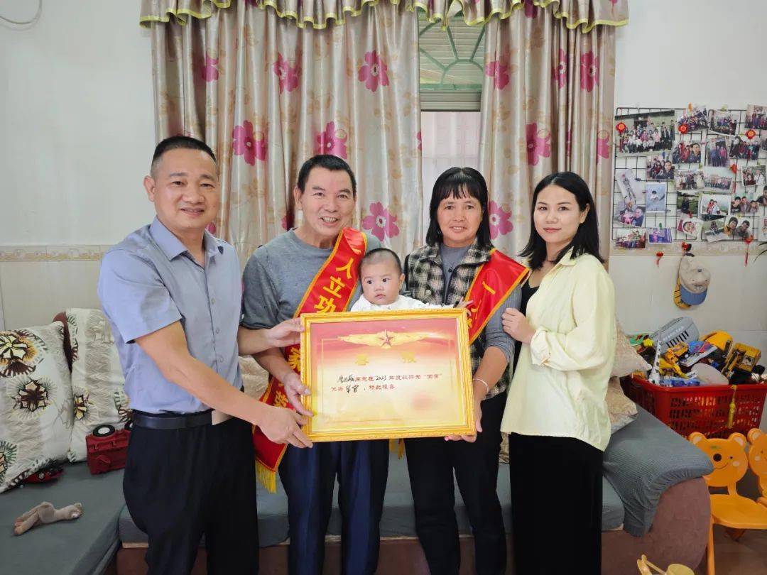 立功送喜报,拥军暖人心_坦洲镇_部队_杨荣柱