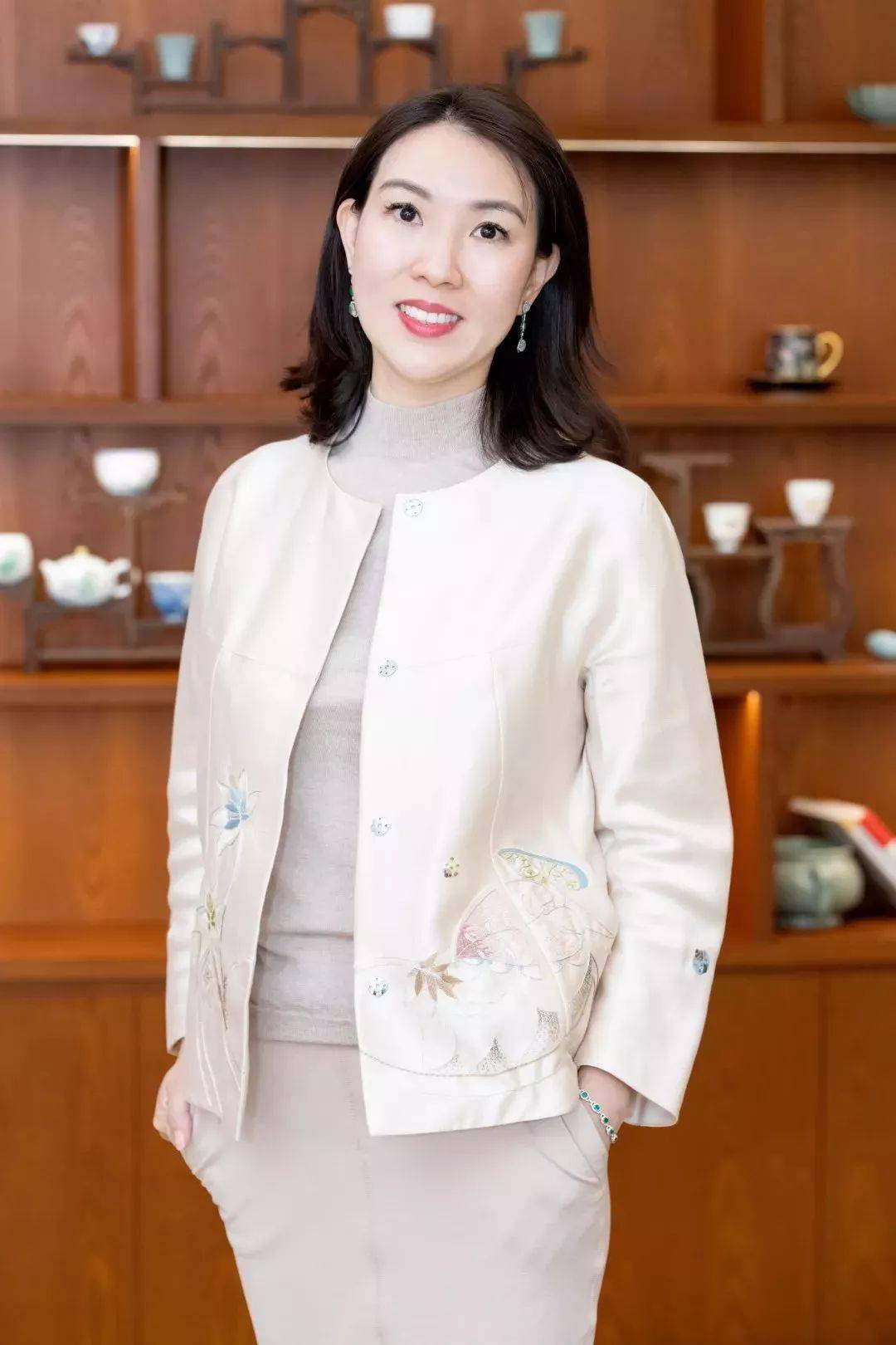 【乡●贤】娄菊玲被评为上海浦东"最美女企业家", 年营业额10亿!