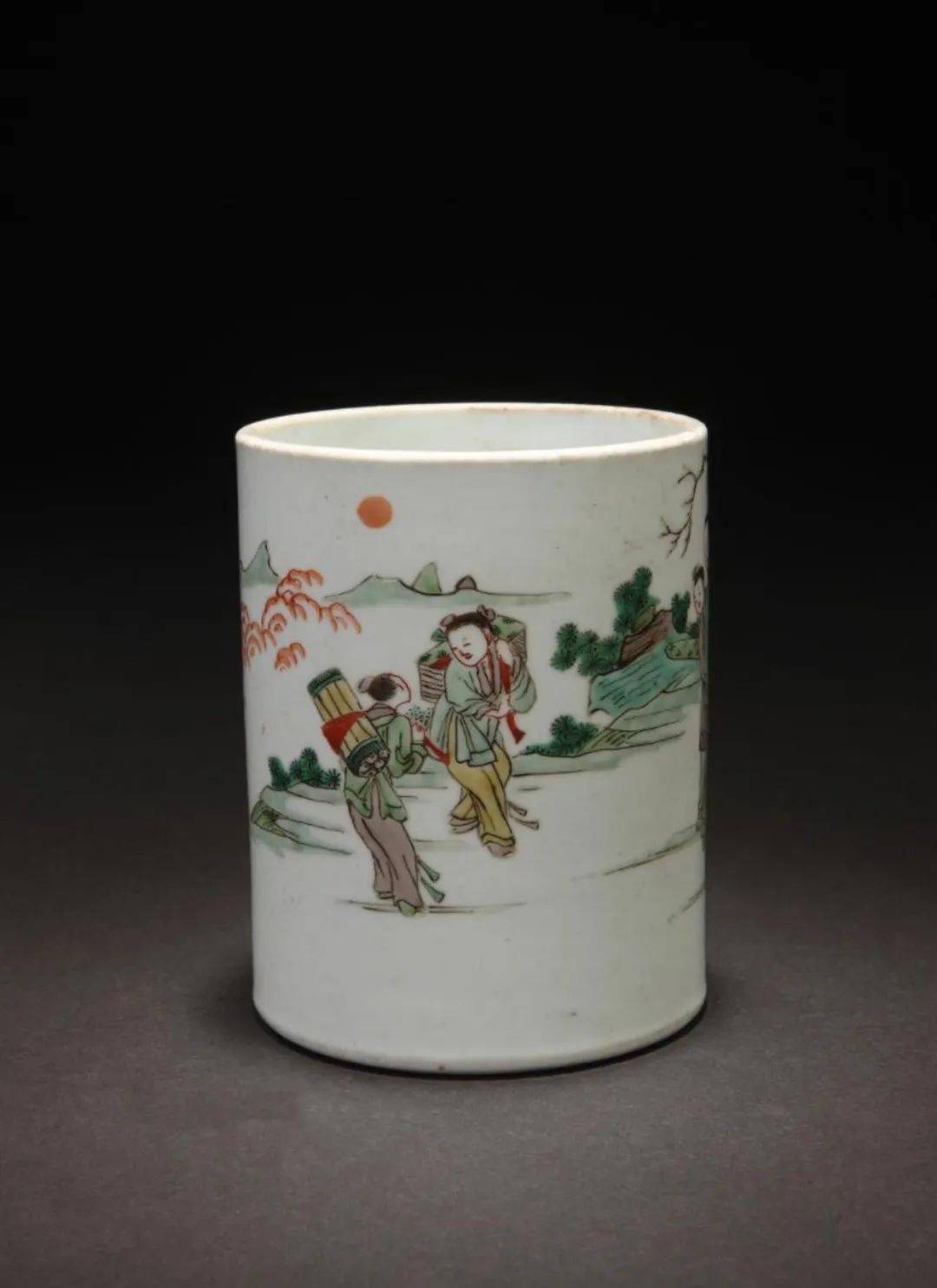 带残笔筒150万成交,看来以后连残器也买不起了?_乾隆_青花_人物