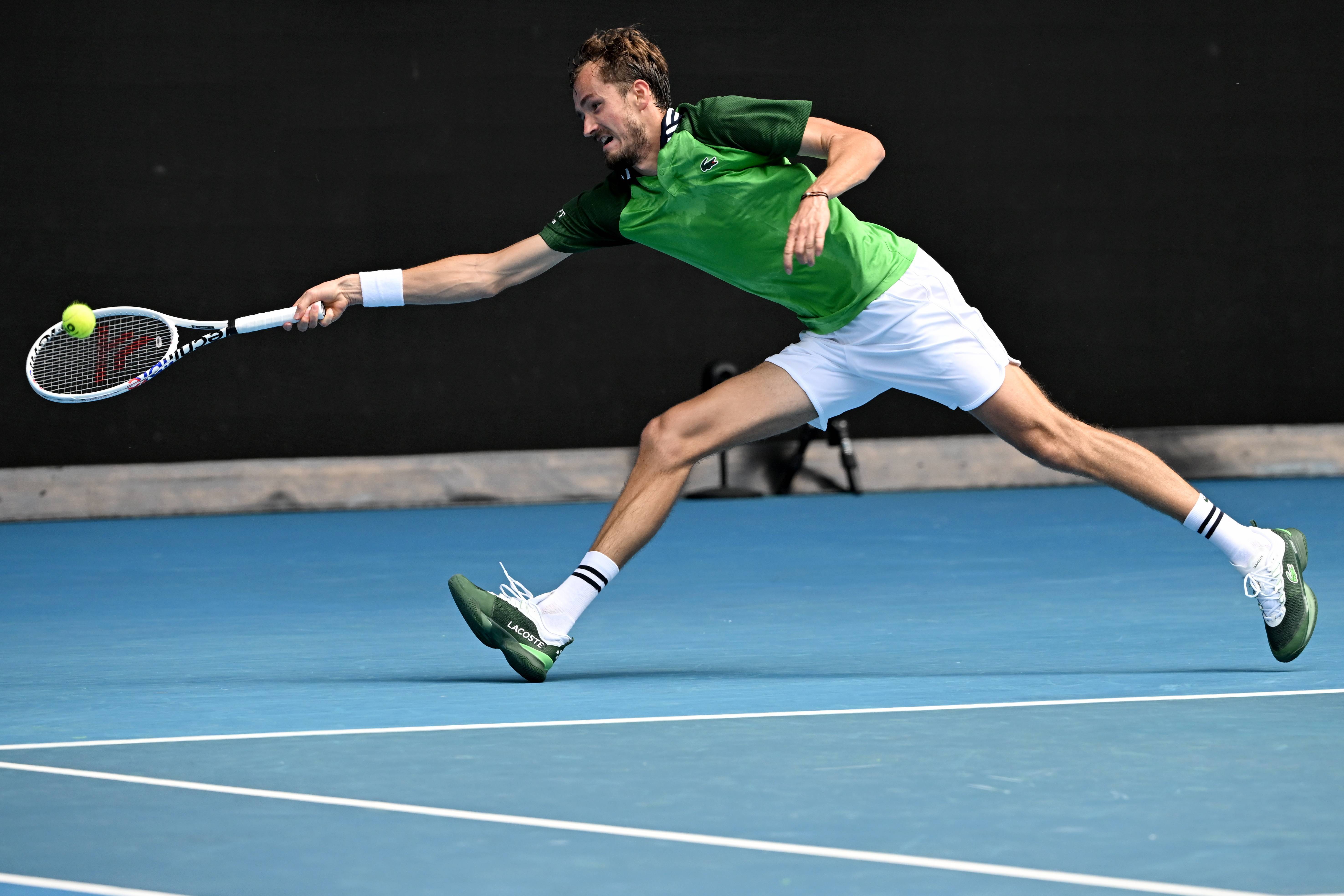 网球——澳网:梅德韦杰夫晋级男单半决赛_比赛_胡尔卡奇_新华社