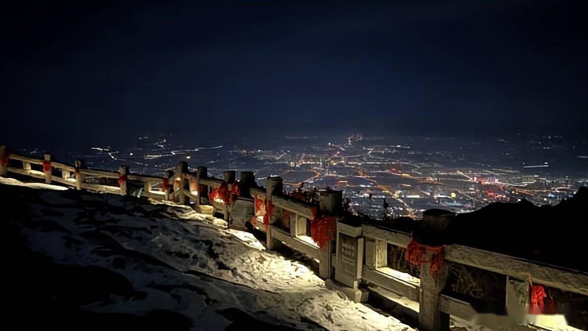 泰山"灯光秀"来了!_游客_景区_区域