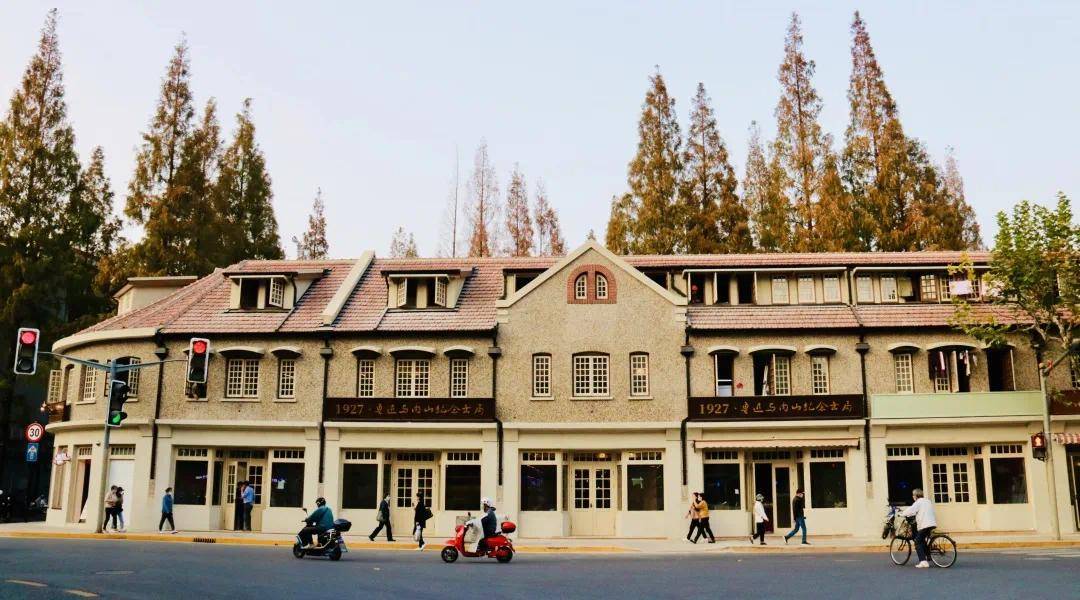 1927书局(虹口小汪所在的四川北路)凯司令的白脱栗子蛋糕李李和宝总涮