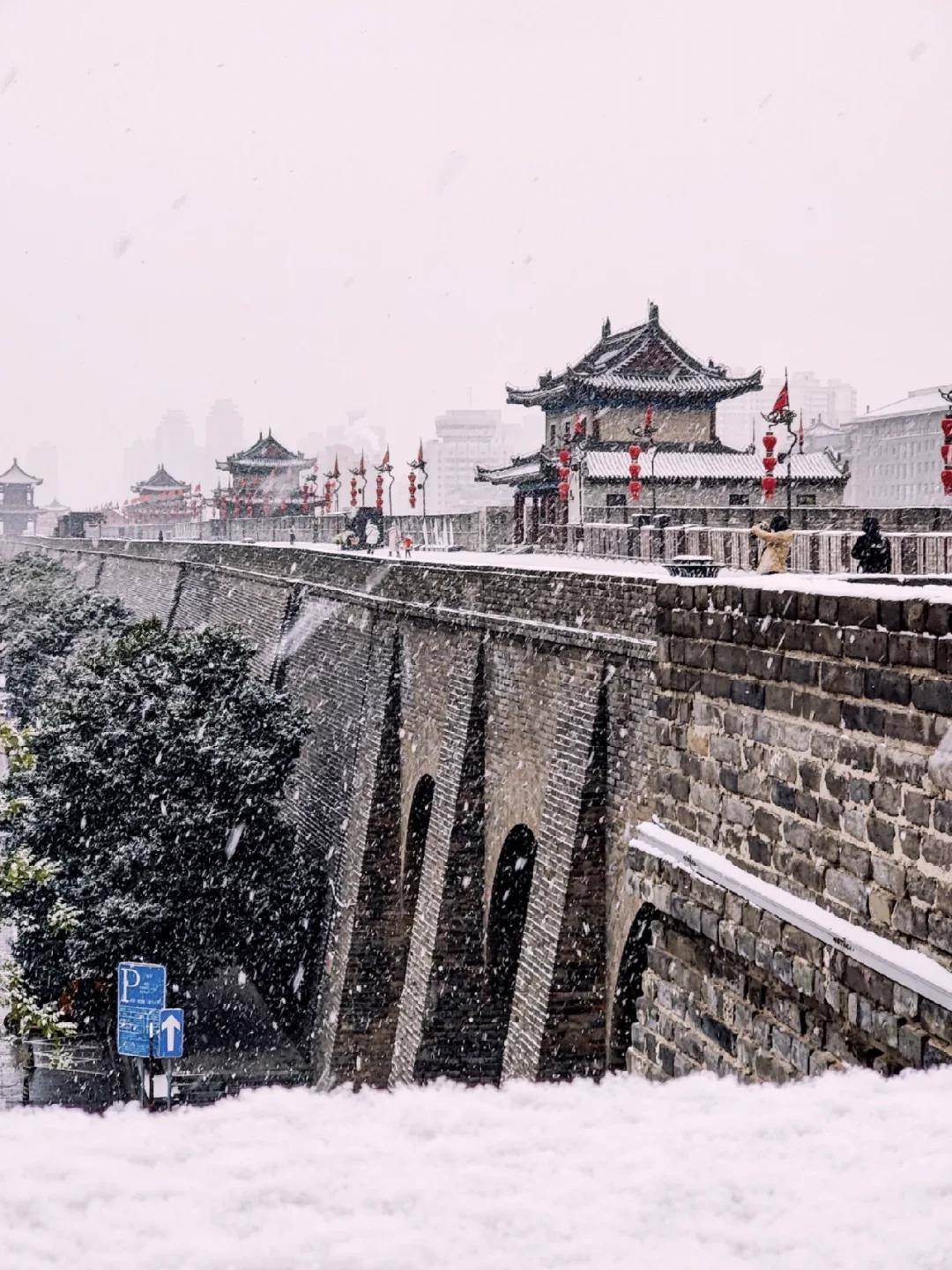 形容古城的雪景图片