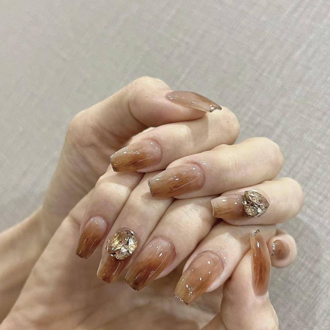 被问爆的100 款巨好看的新年美甲,安排上!_猫眼_姐妹_款式