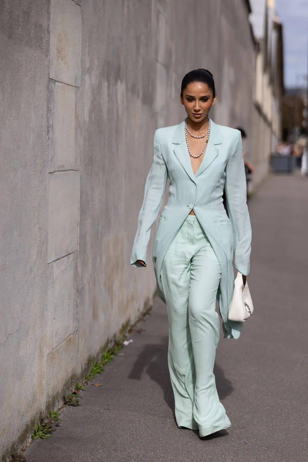 穿极简风,时髦显气质,太高级了!_风格_服装_感觉