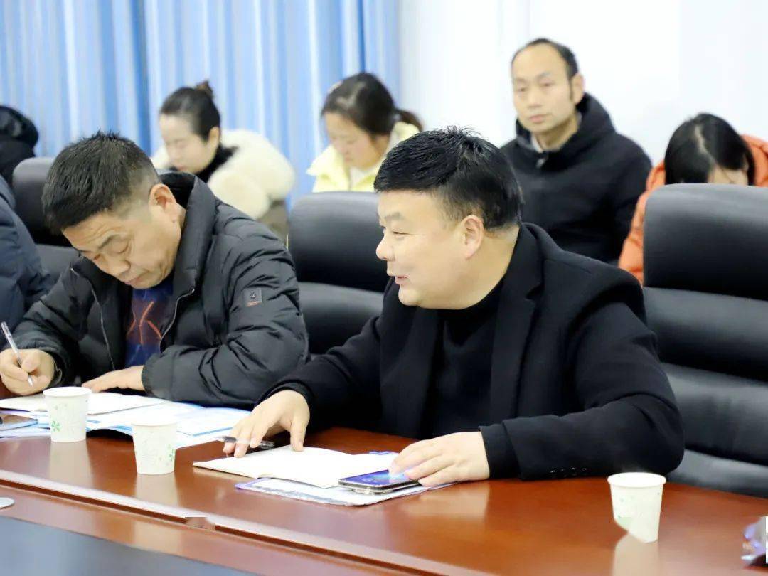 02(校园长分组讨论掠影)在1月25日结业典礼上,副县长陈耀,副县长,公安