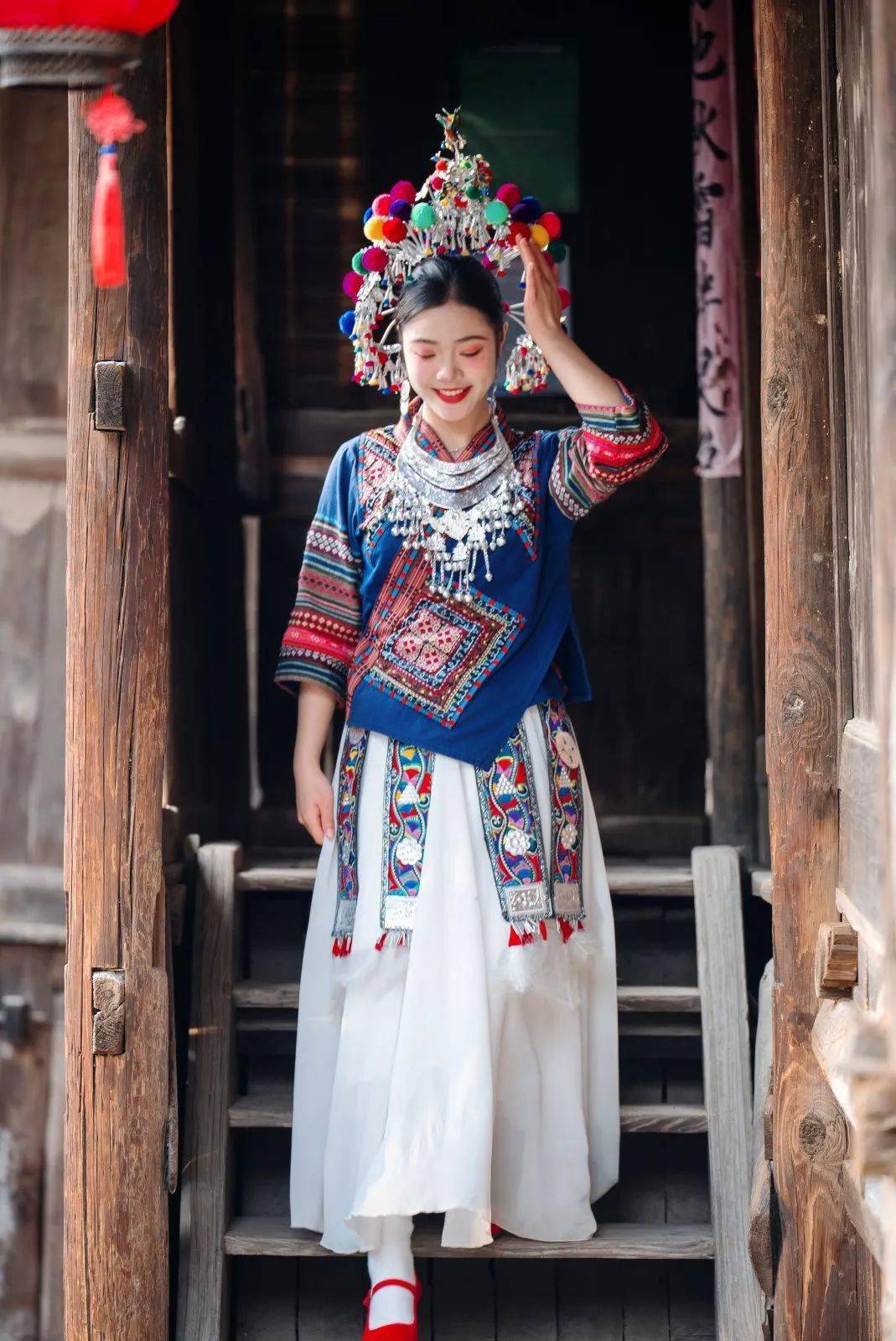 侗族服饰,侗族婚服(中国首部侗族风情大型实景演出《坐妹》同款)在