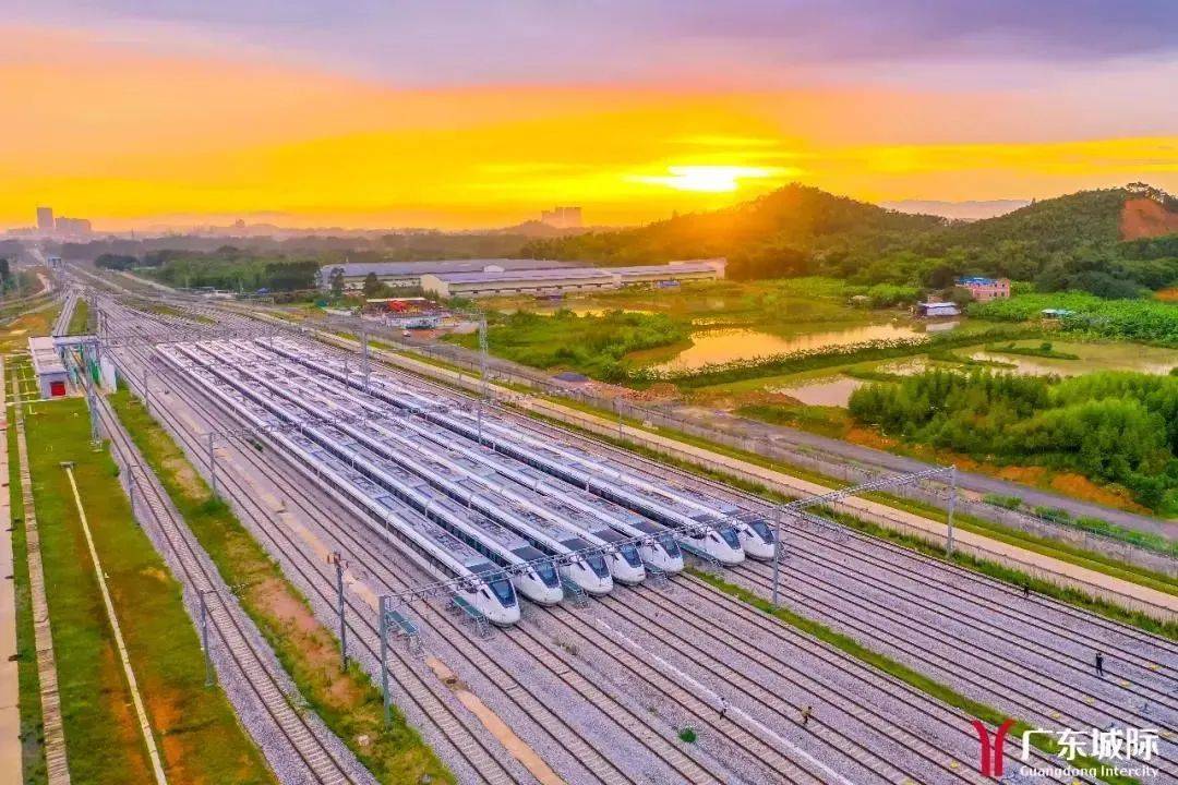 不用買票!東莞人刷「乘車碼」就能坐城軌!_運營