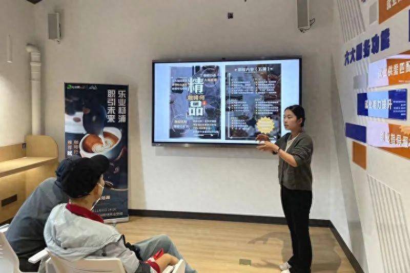 在“家门口”，找到工作机遇，获得职业培训丨去一线 到现场_就业_服务_杨浦区
