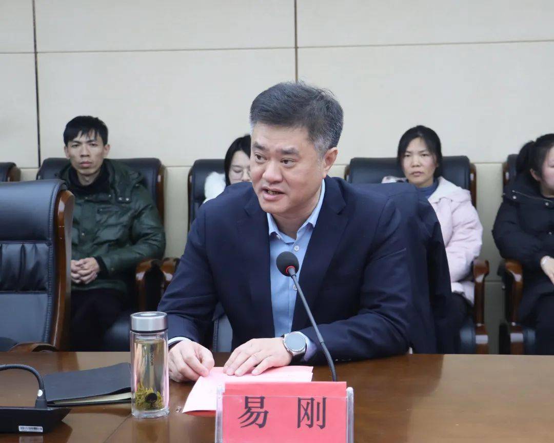 中华慈善总会在我县开展"慈善情暖万家"捐赠走访慰问活动_莲花县_老区