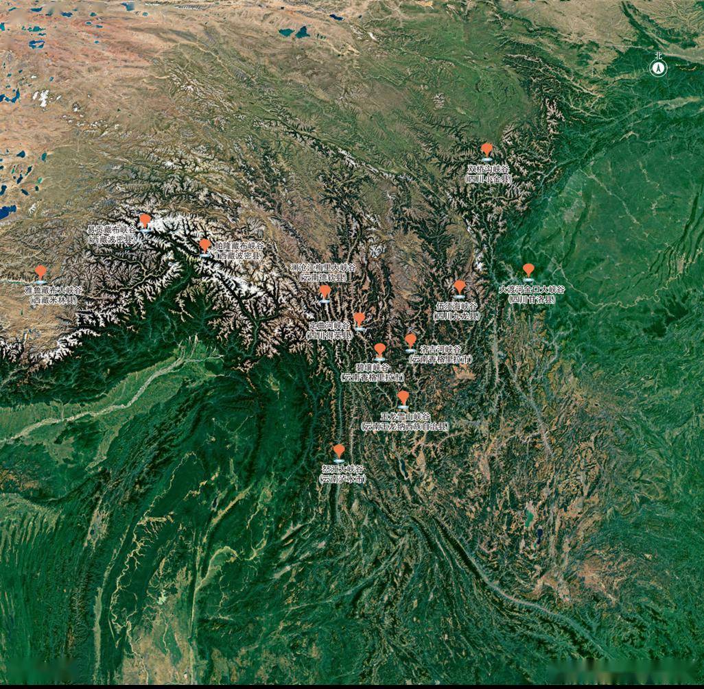 灌叢和草地在上面,因為低的地方水熱條件好,有利於樹木的生長,到了