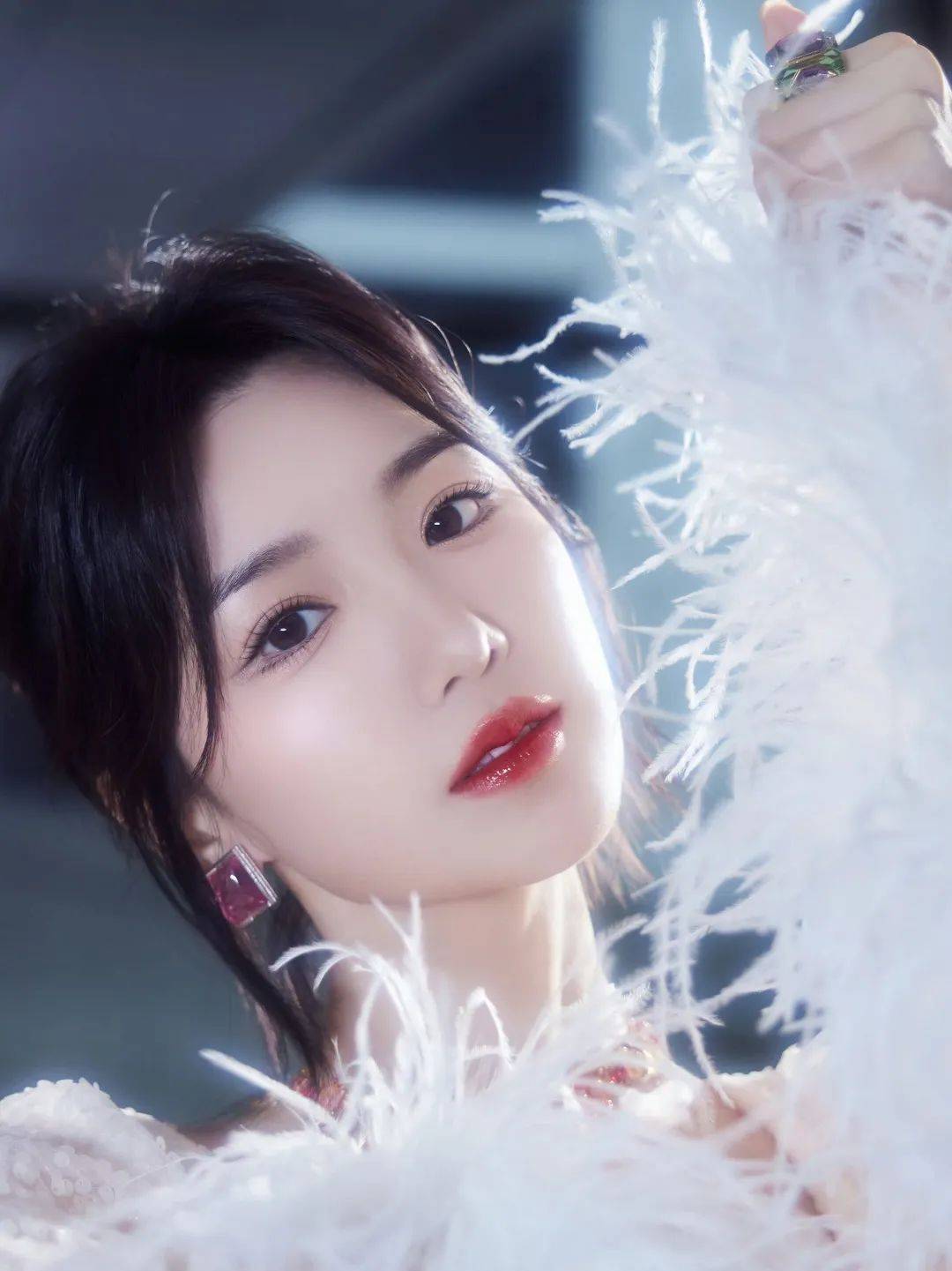 杨紫的"葡萄眼"是怎么炼成的?_睫毛_眼影_眼神