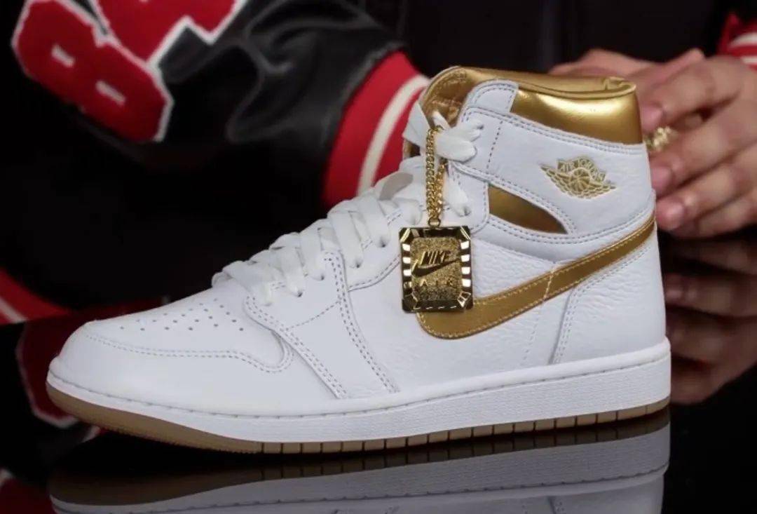 "土豪金"吊牌设计,aj1白金配色下月登场!_air_jordan_金色
