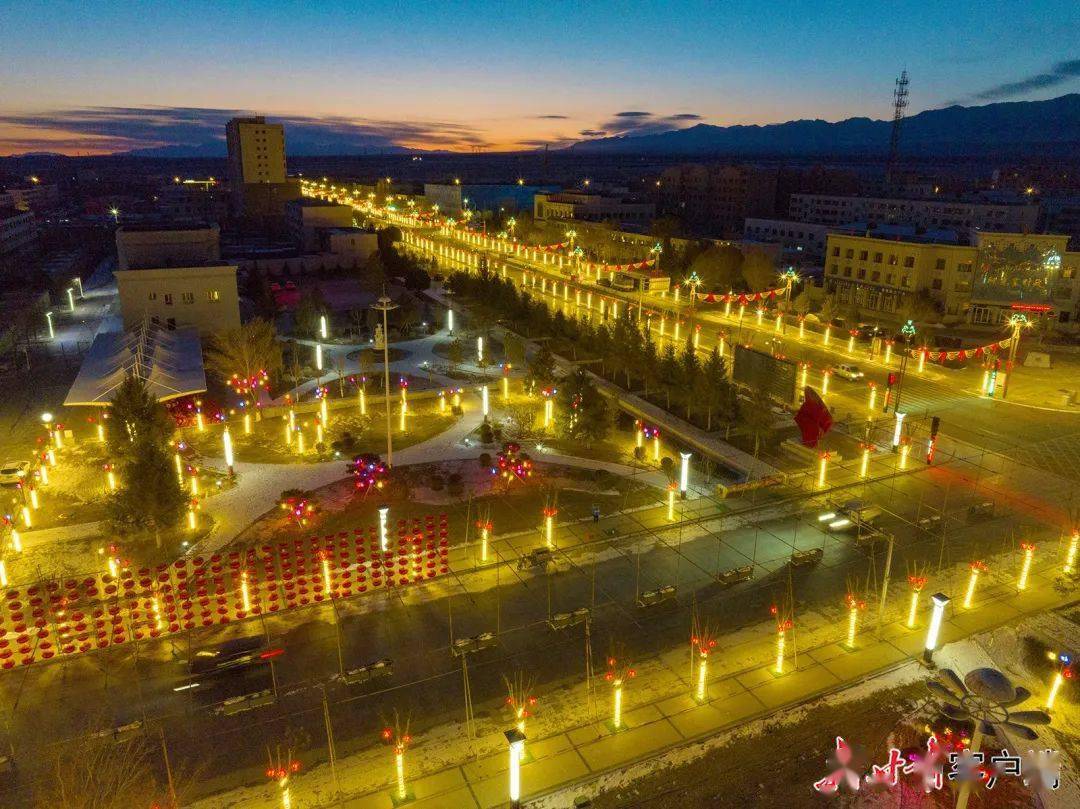 【酒泉年味】阿克塞县:挂灯笼 迎春节_县城_甘肃_日报