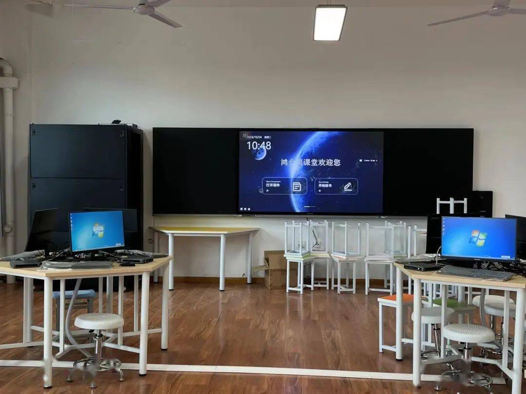 教室地理教室配有物联网平台,大数据中心,vr体验馆,创客设计实验室4间