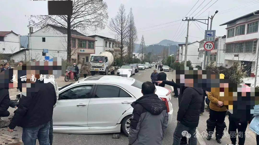 警钟长鸣!一天内,南部多起车祸事故,轮胎都撞掉了