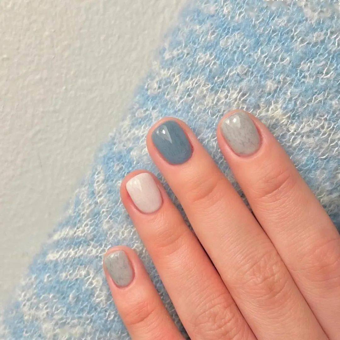 2024年短指甲也有春天!_美甲_款式_蝴蝶结