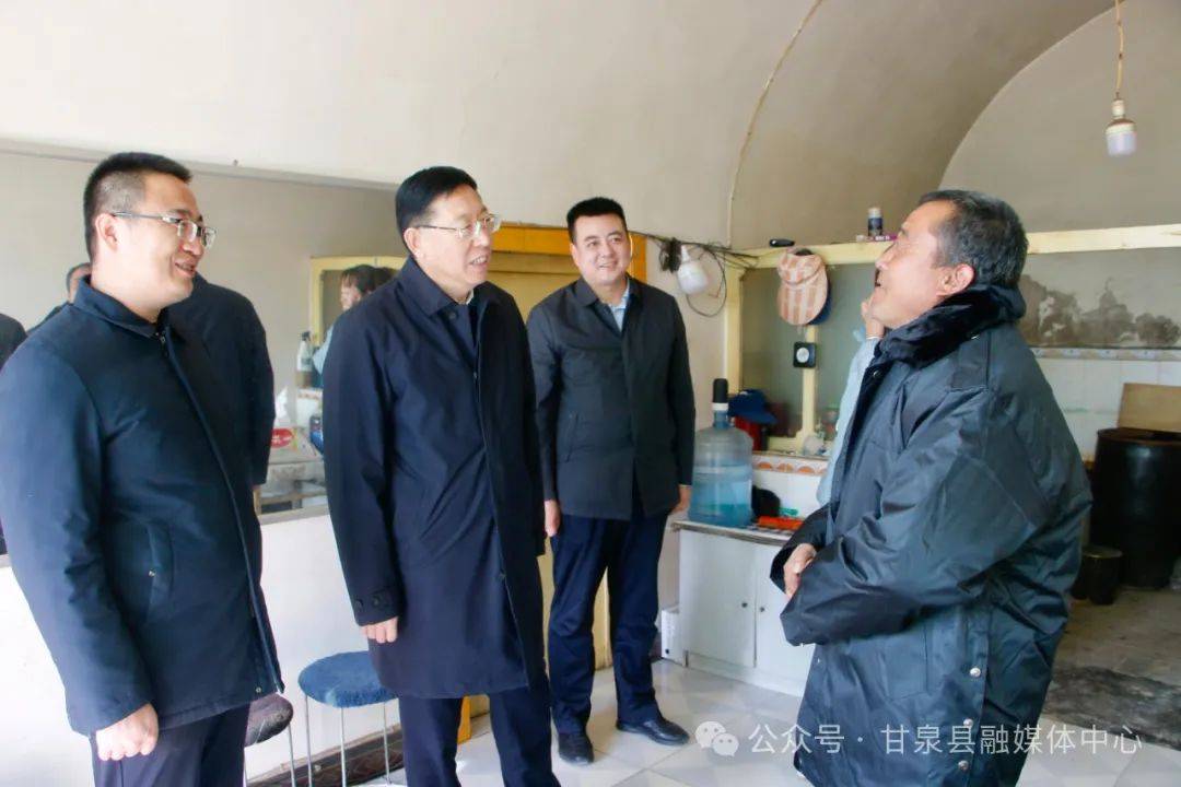 县委书记左新文开展春节前走访慰问_服务_群众_视频