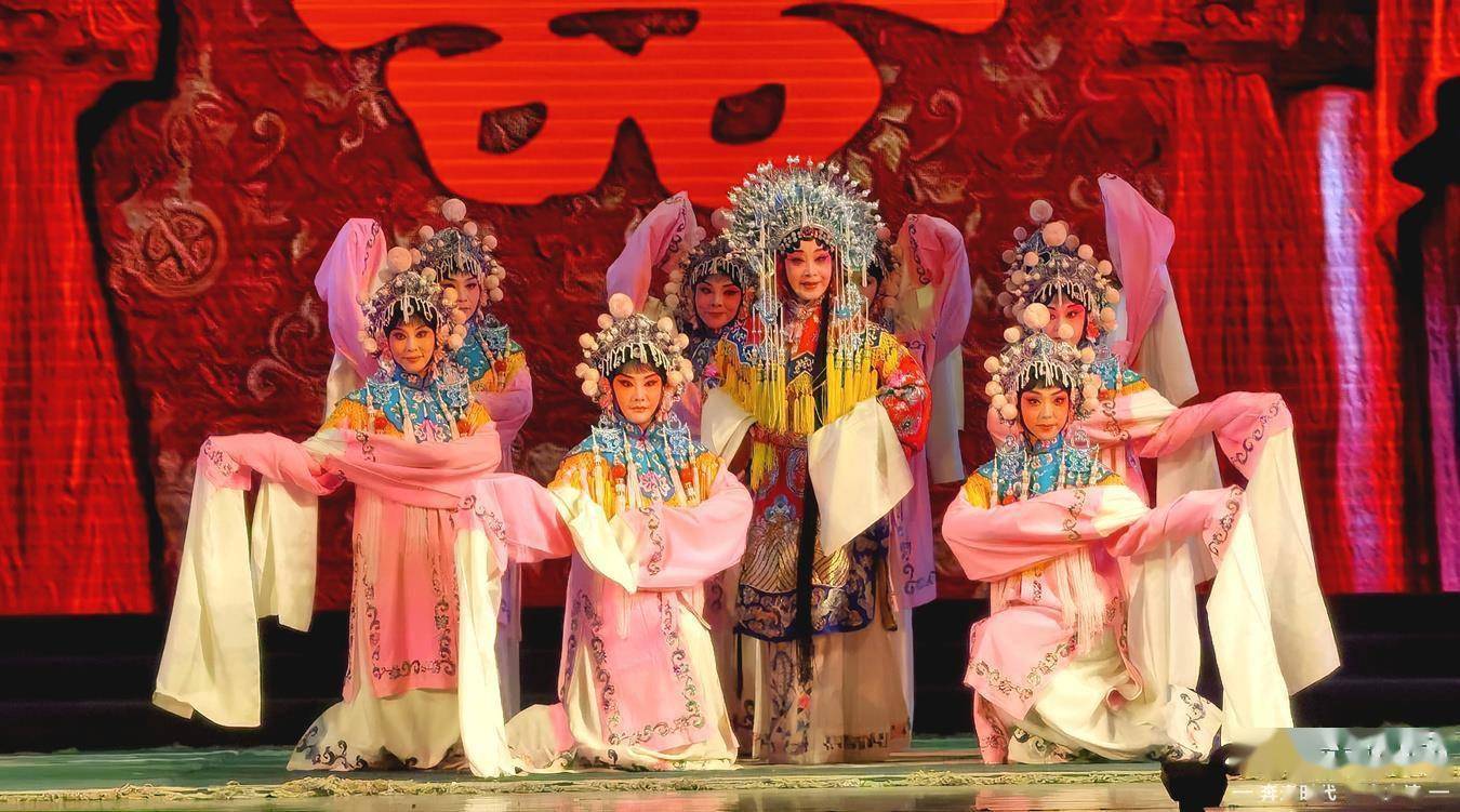 河南豫剧名角,"二度梅"得主王红丽《梅花绽放耀陇原》是本场演出