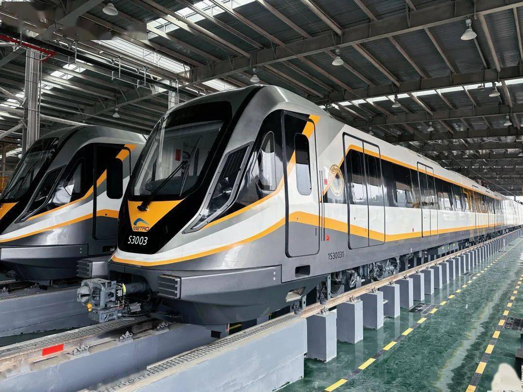 资阳线列车全长95.