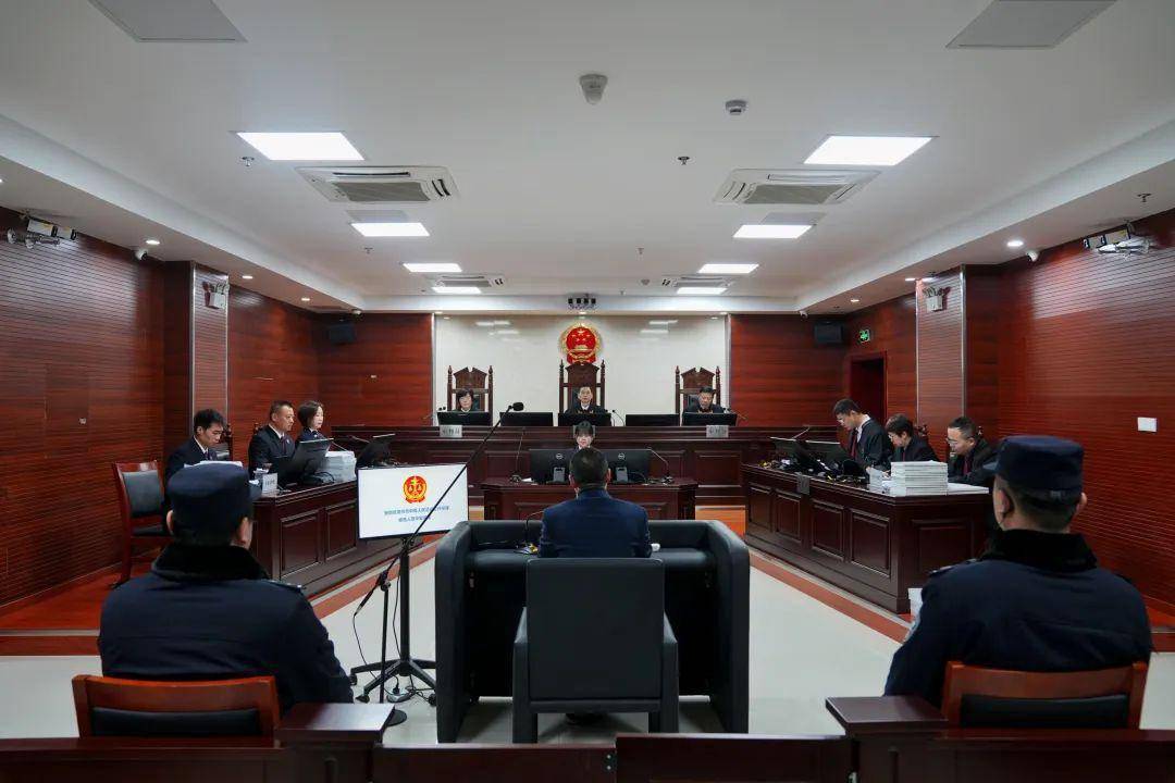 合肥市庐阳区委原书记陈华受审,被控受贿3145万余元,其中2690万余元