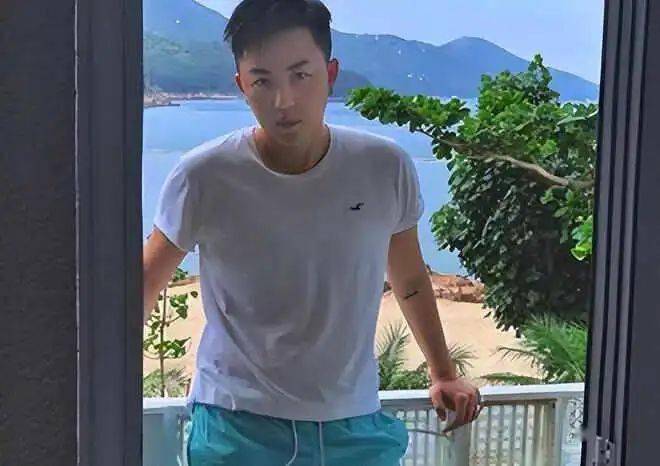女网红50万买精生子,生下5国混血儿,自称不需要男人_叶海洋_女儿