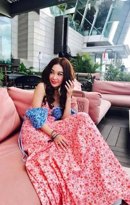 52岁温碧霞晒古装照美成30岁,公开三大保养经验一点都不贵!