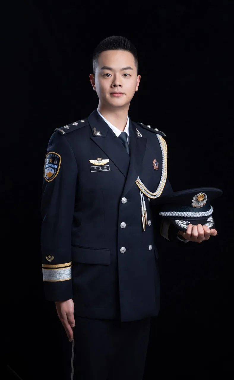 "95后"治安民警值