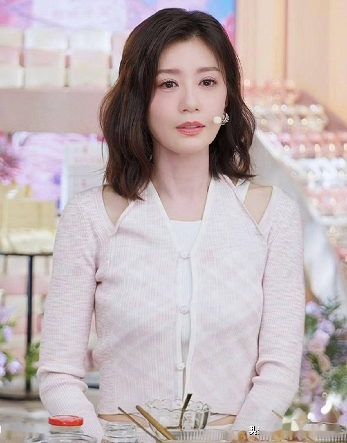 果然这才是最适合中年女人的发型锁骨发谁见都夸年轻显气质