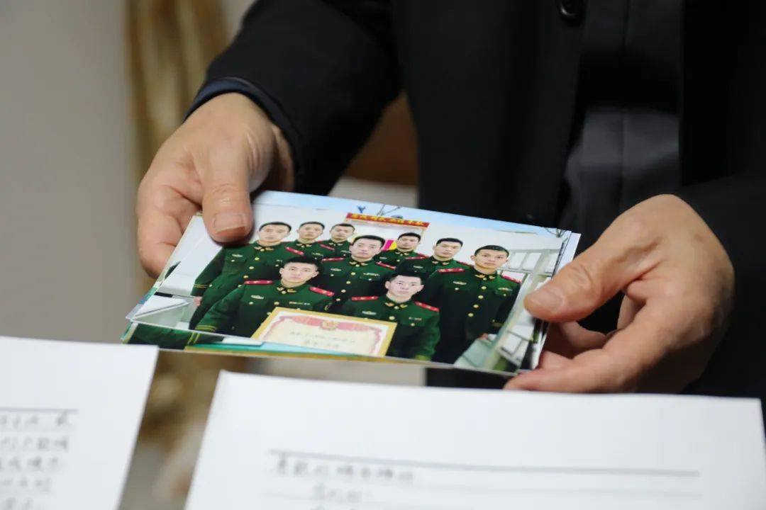 9年来,我们从未忘记_张楠_烈士_父母