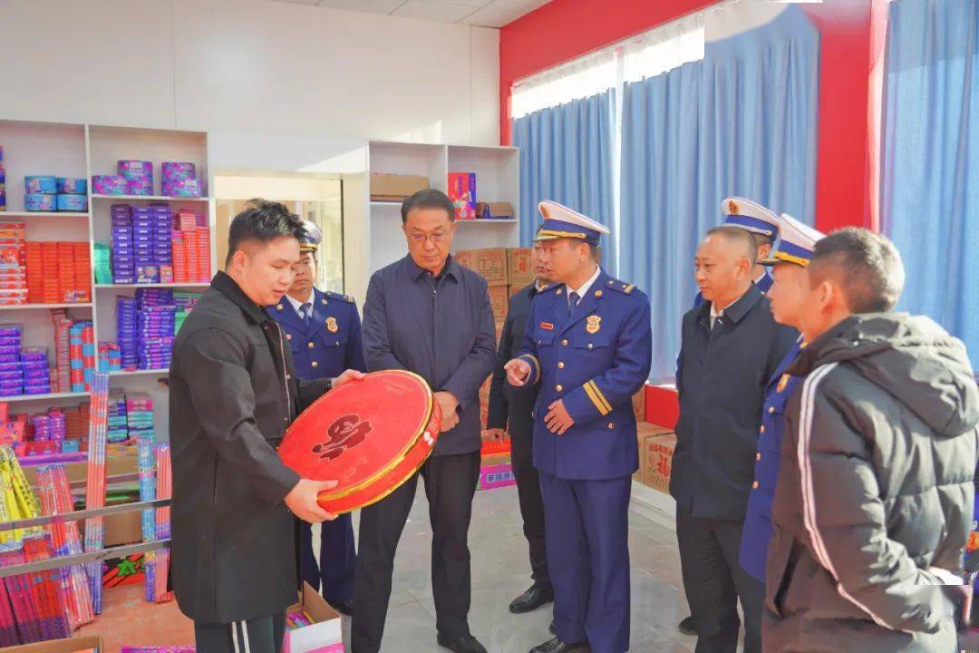 文山州委常委,常务副州长李永忠带队暗访督查广南县消防安全集中除患