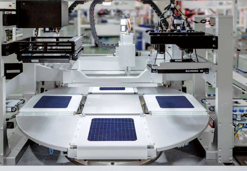 迈为的产品已经和国际顶尖设备不相上下——彼时,光伏行业的"寒冬"也