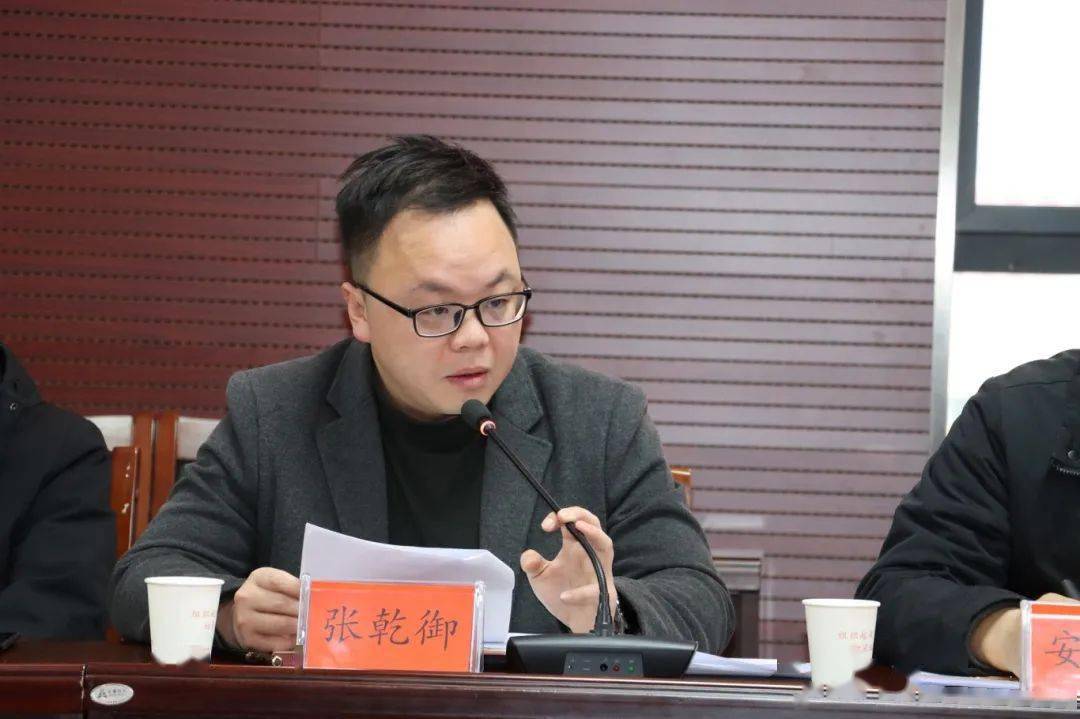 王成英对驻村干部们舍"小家"为"大家",不畏严寒,坚守岗位表达由衷的