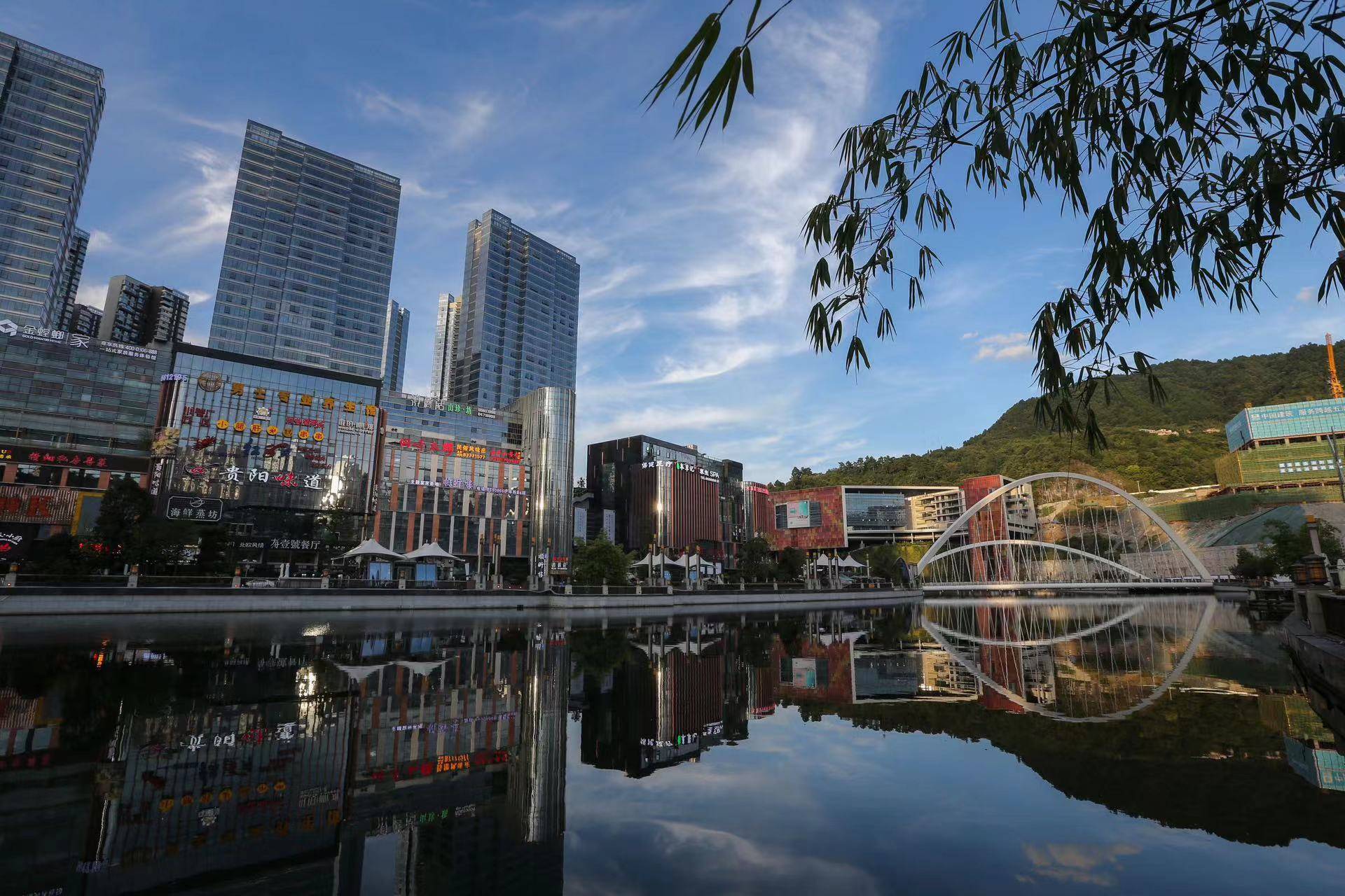 云岩区:迈步新征程 在风雨兼程中夺取新胜利_发展_考卷_建设