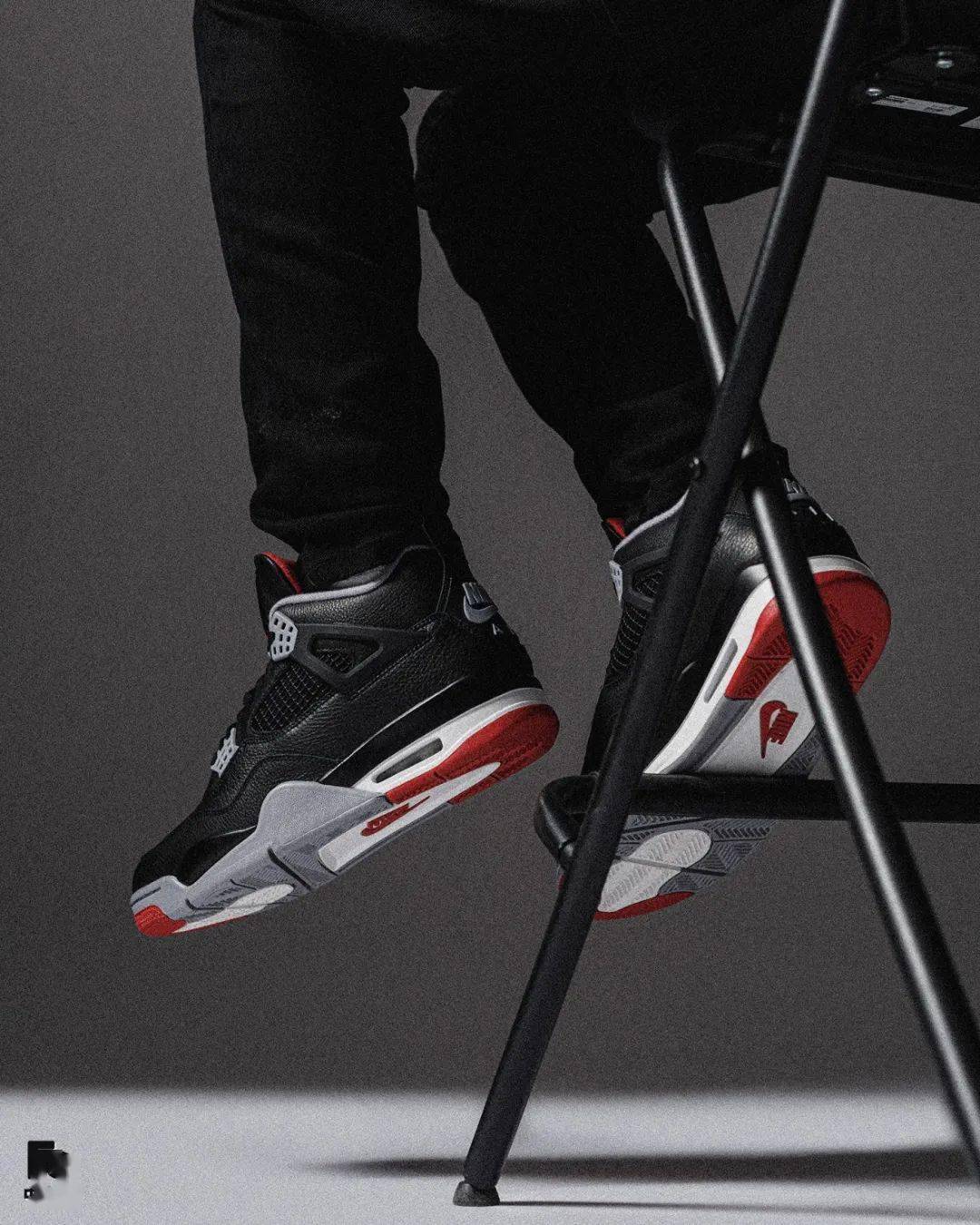 黑红aj4 居然都这价了!国区刚刚上线,货量曝光!_nike_元年_荔枝