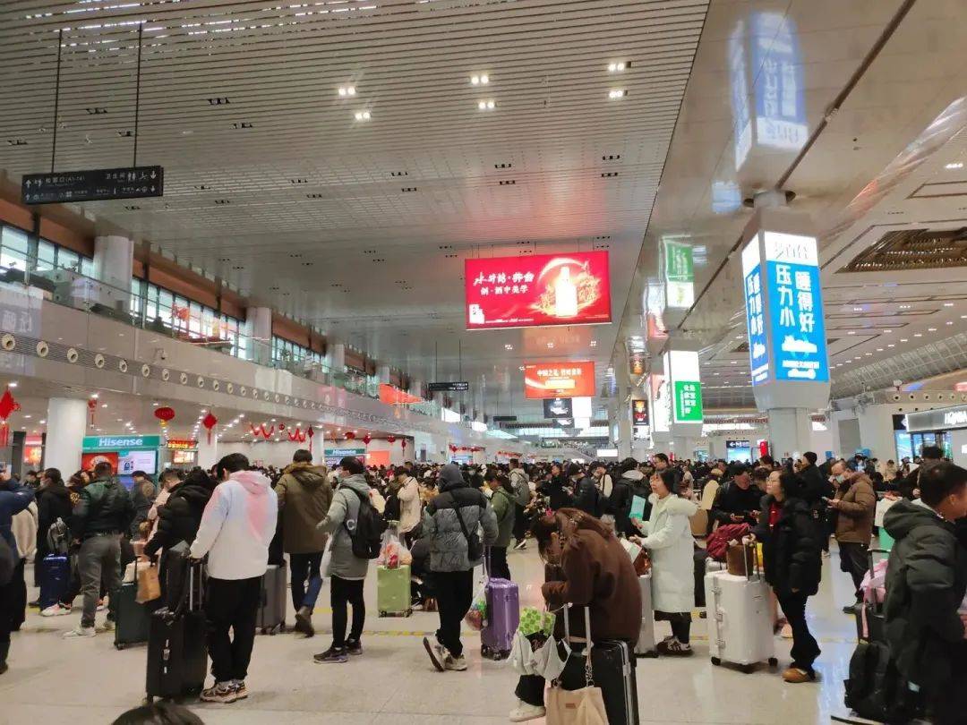 有人被困高速30多小时,煮雪融水喝;有局