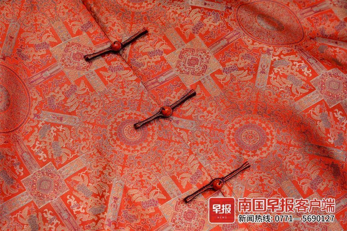 新中式服装走俏，你的春节“战袍”准备好了吗？(图2)