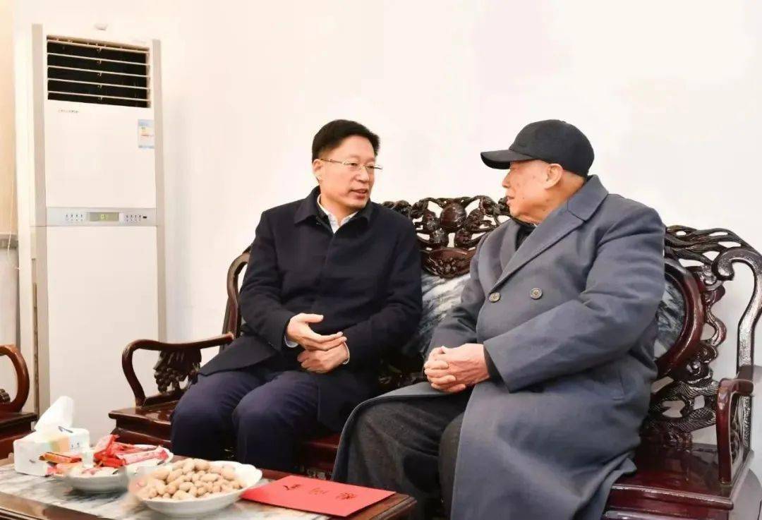 刘玉杰看望慰问离退休老同志_发展_阜阳地区_全市