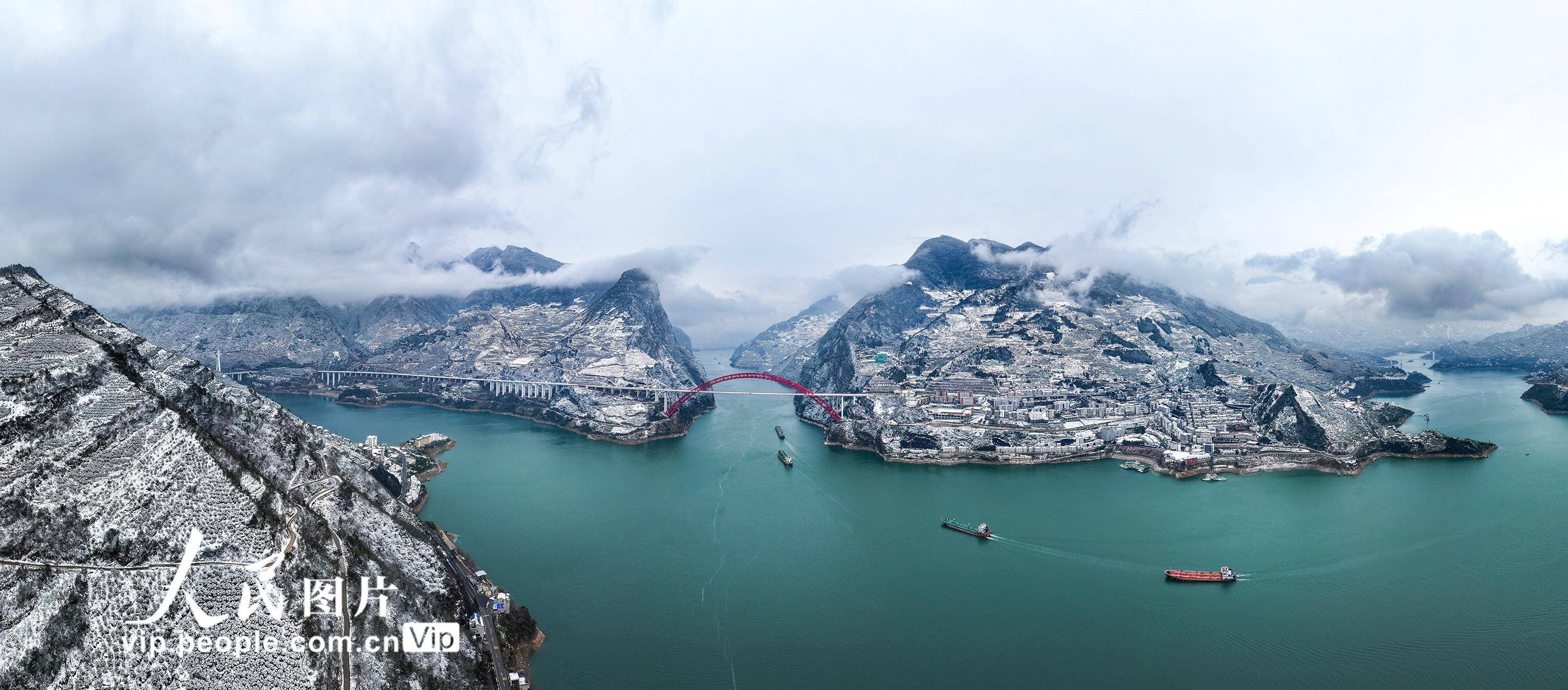 湖北宜昌:雪映三峡_长江_船舶_秭归县