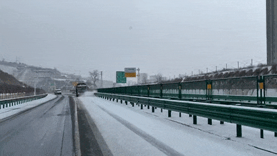 2月7日,受降雪天气影响,秦州区国道310线,国道316线,国道247线及部分