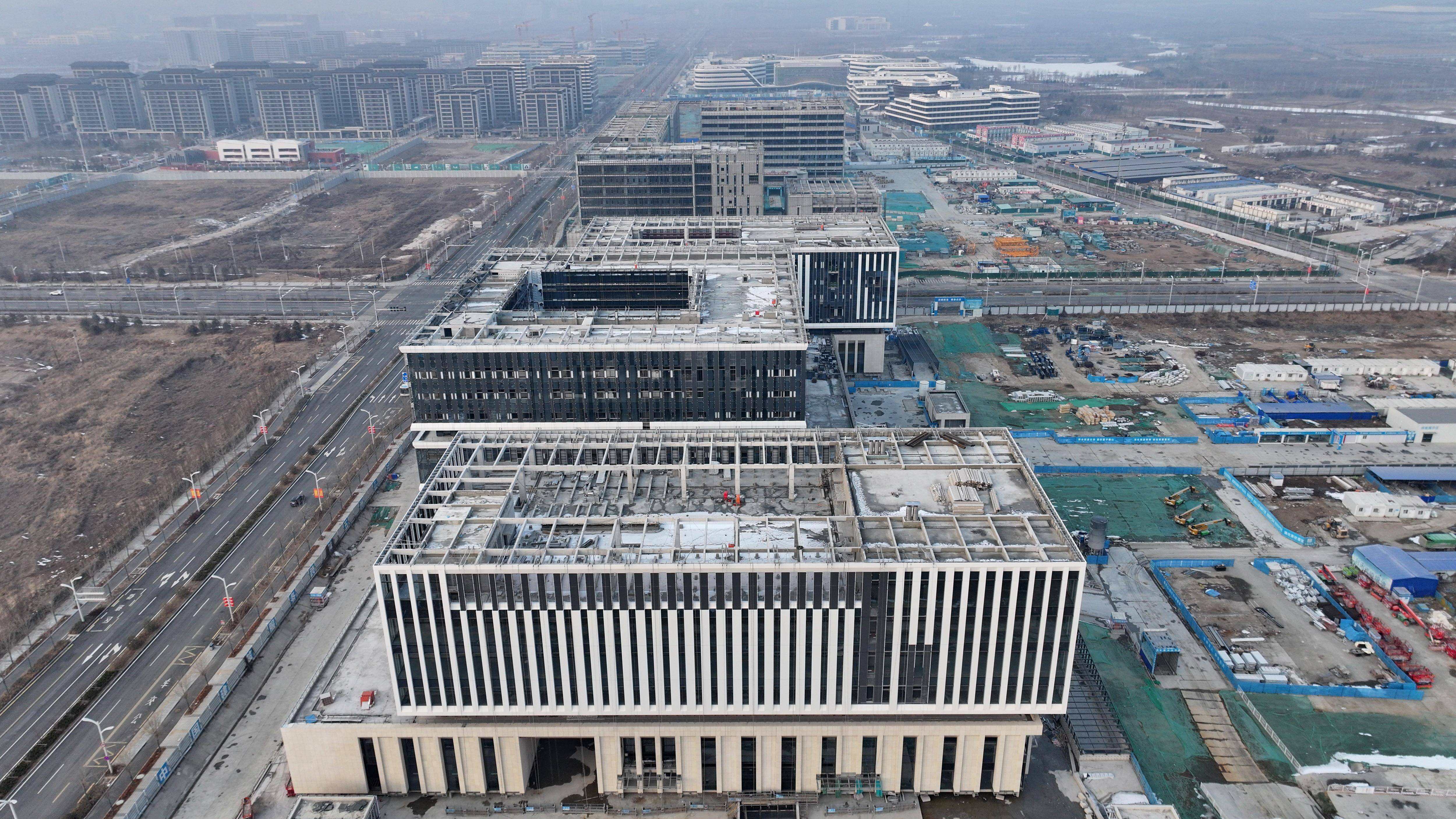 这是雄安新区东西轴线项目片区建设现场(2月6日摄).