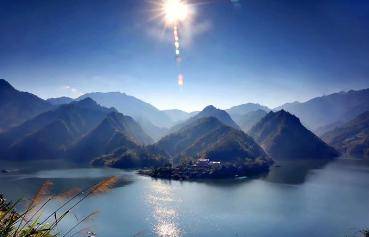 关垭楚长城——绿之恋——龙王垭茶文化旅游区——黄花沟旅游区——皇