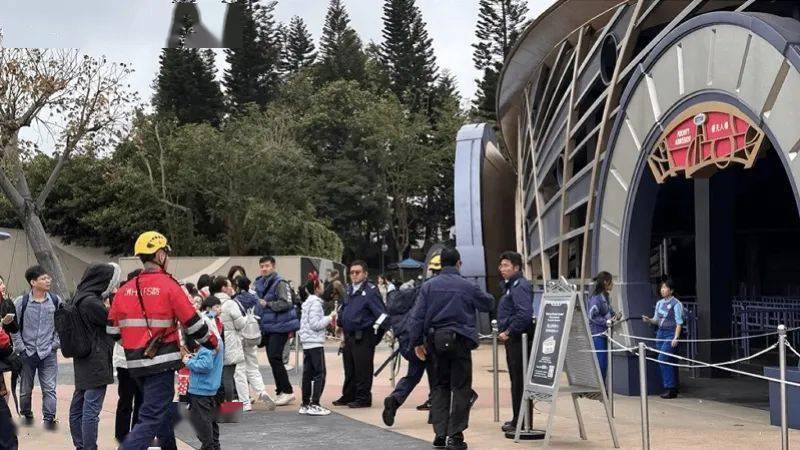迪士尼连爆安全故障:上迪游客玩创极速光轮被卡在半路10分钟,港迪