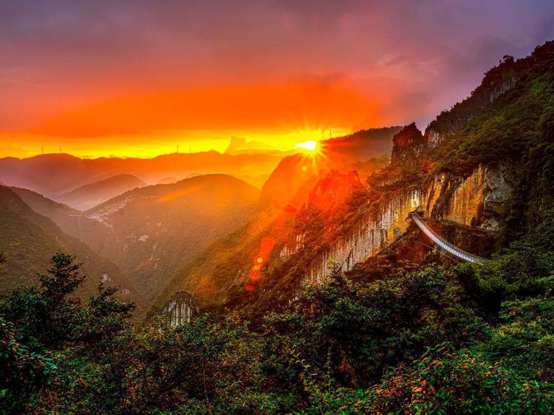 武陵山大裂谷景区成为重庆第12个5a级景区 专家:发挥引领作用,带动大