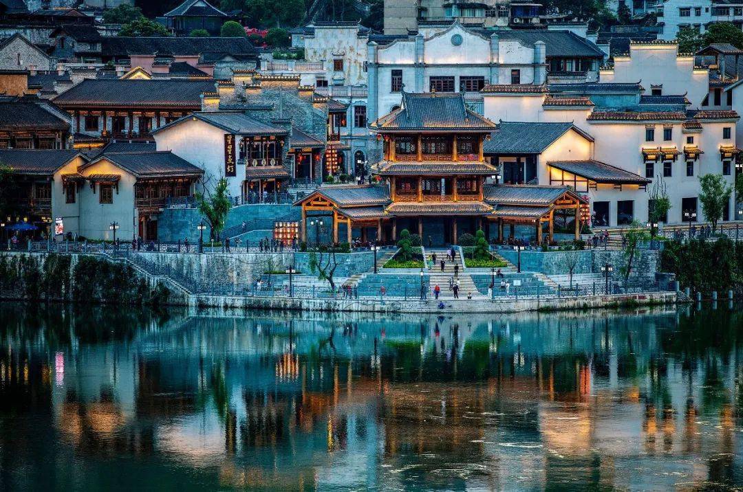 山景区2月11日至2月16日,每天进入二酉山景区的前200名游客免景区门票