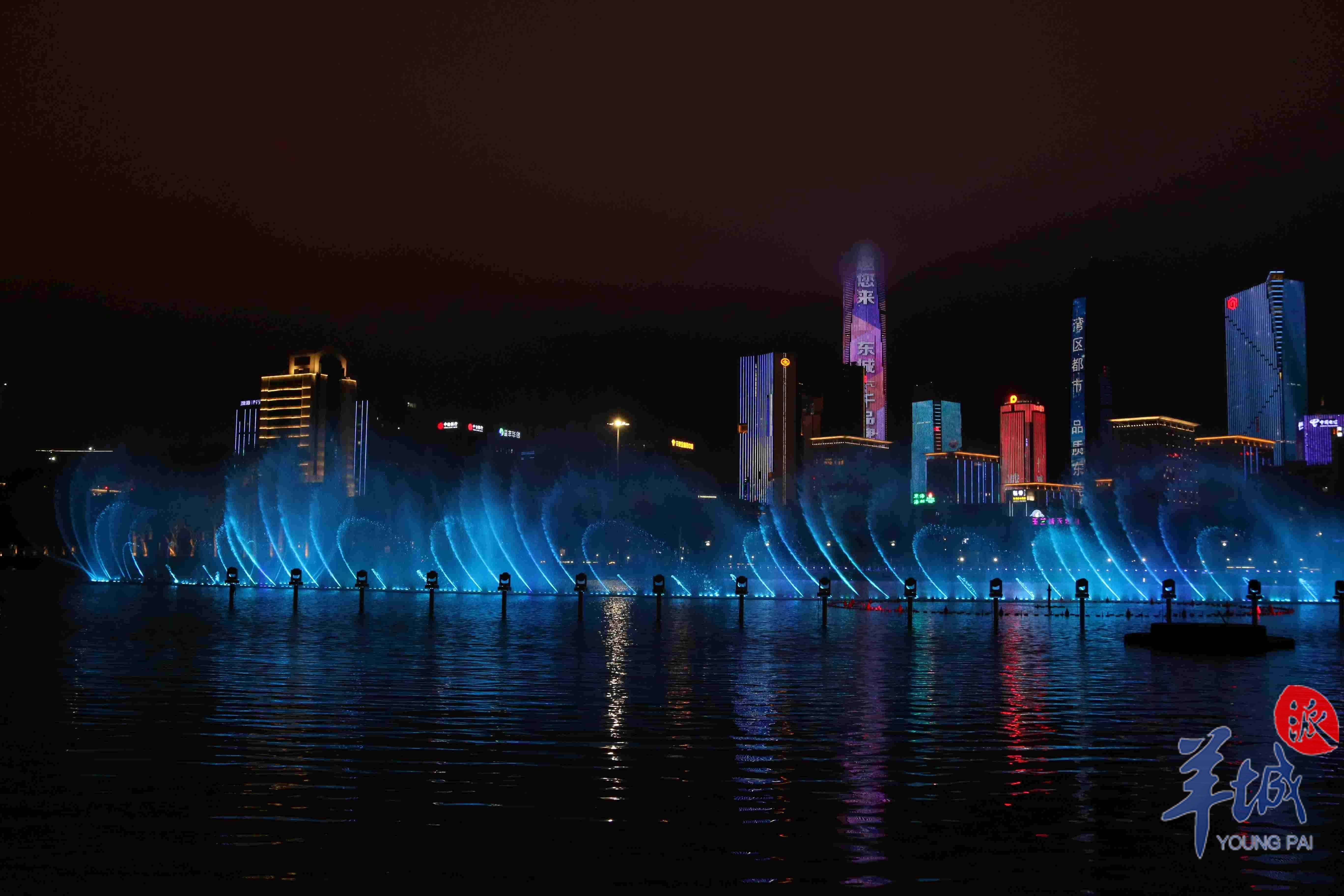初一起,东莞市中心广场音乐光影喷泉表演登场