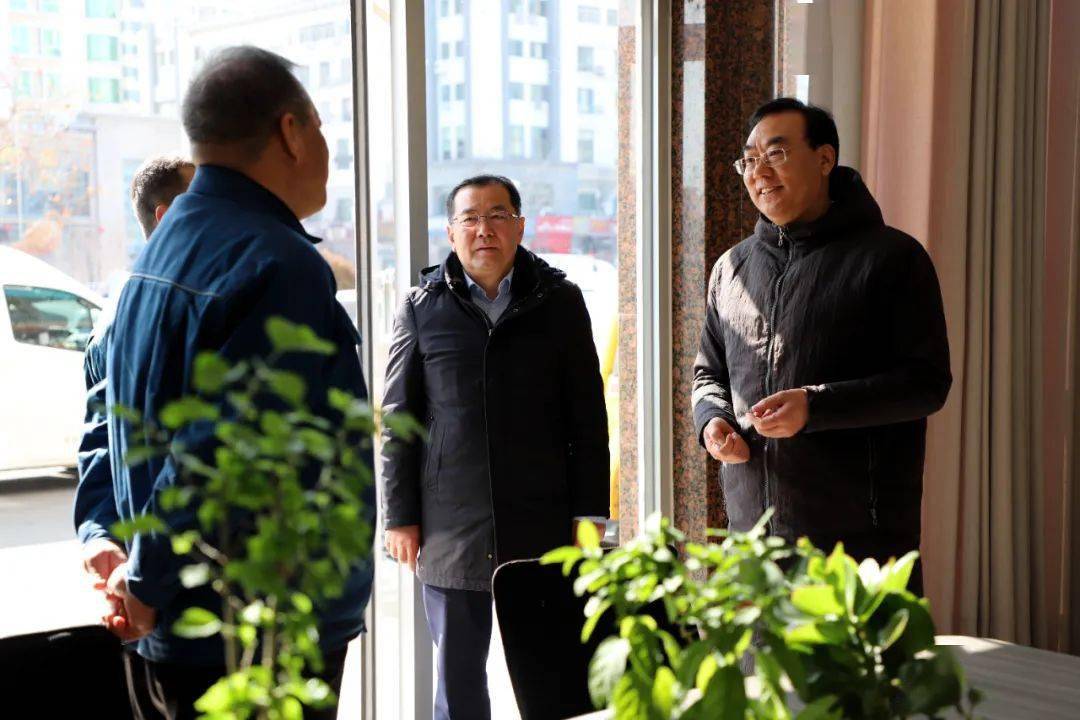 王清走访慰问春节坚守岗位的干部职工_城市_值班_群众