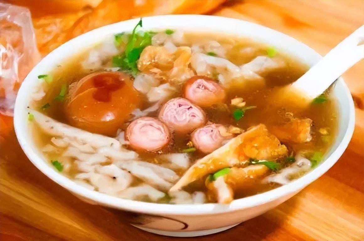 福建漳州,与台湾隔海相望,拥有土楼,海岸和古村落,美